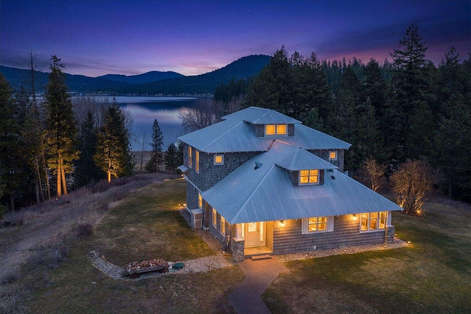 12.1 Acres of Land with Home for Sale in Loon Lake, Washington