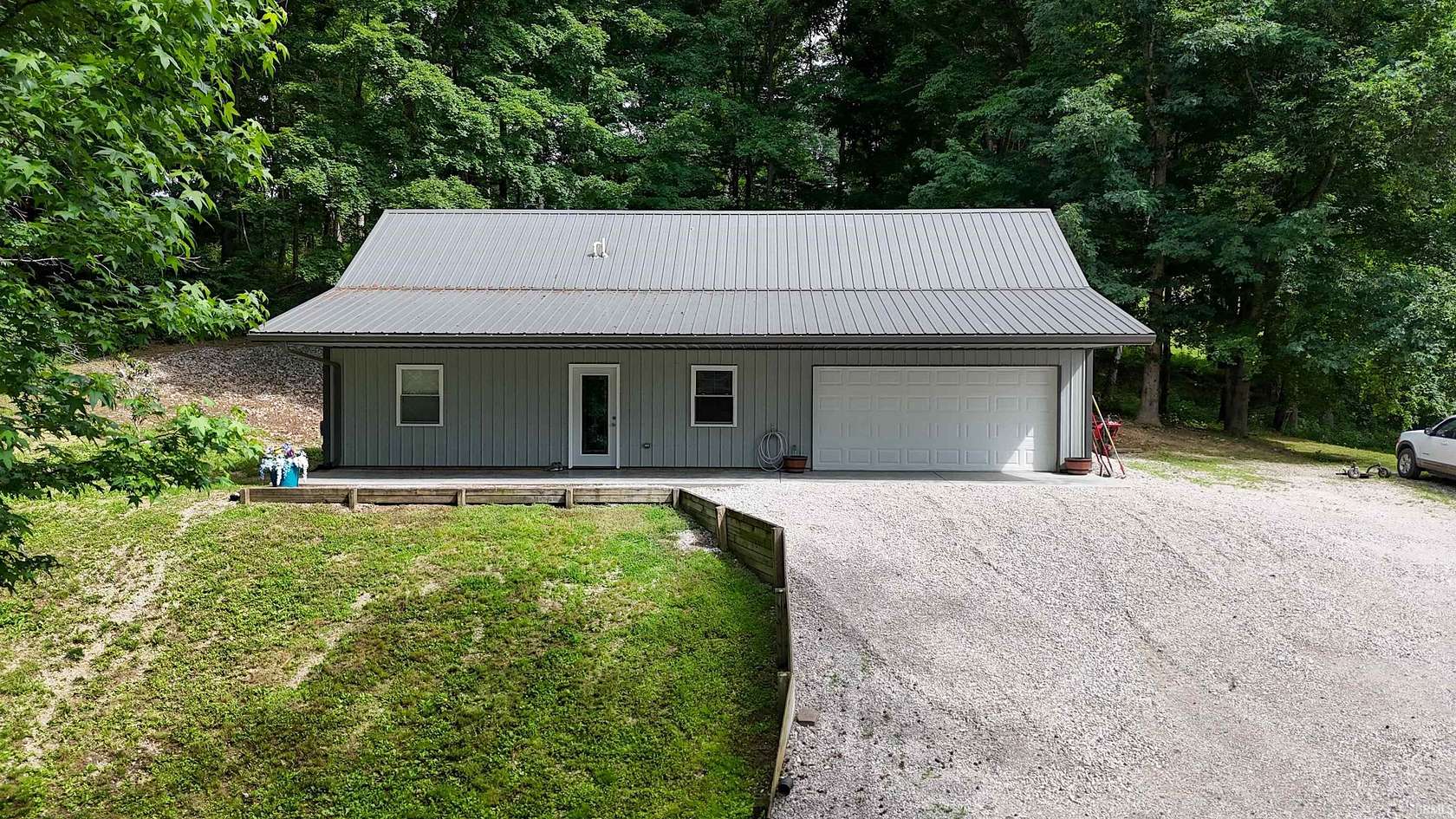 4.4 Acres of Land with Home for Sale in Evanston, Indiana