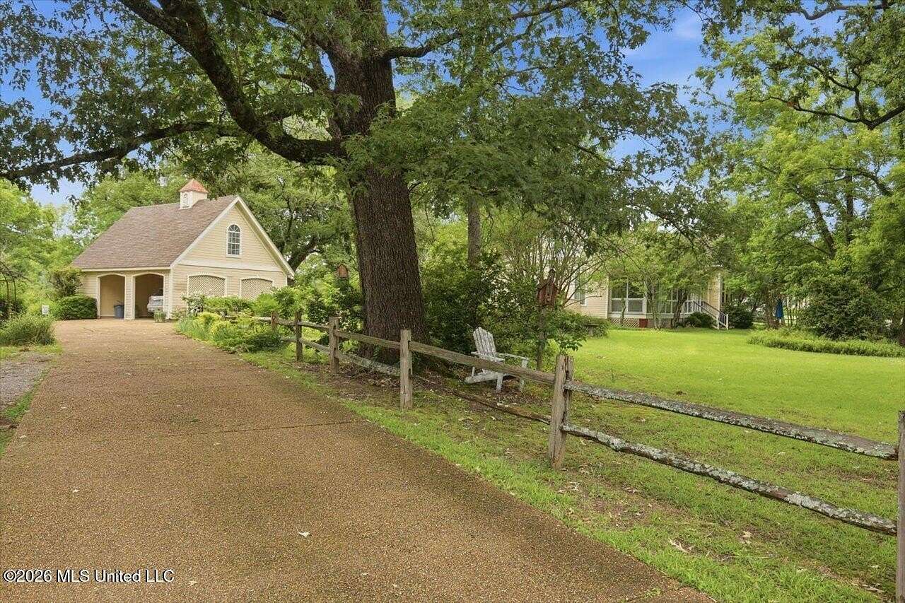 10 Acres of Land with Home for Sale in Madison, Mississippi