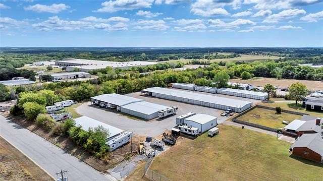 2.9 Acres of Improved Commercial Land for Sale in Ardmore, Oklahoma
