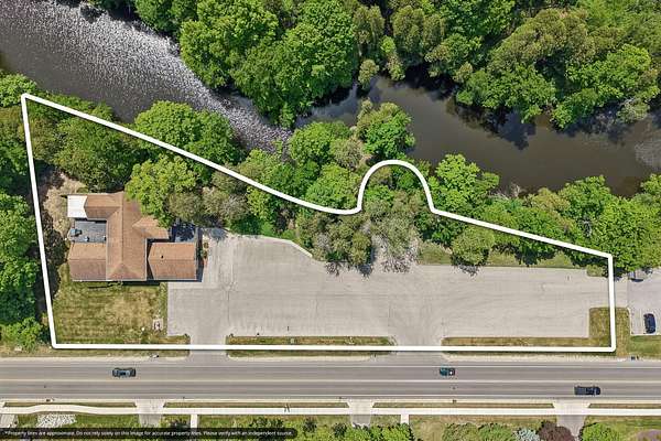 1.6 Acres of Improved Commercial Land for Sale in Cedarburg, Wisconsin