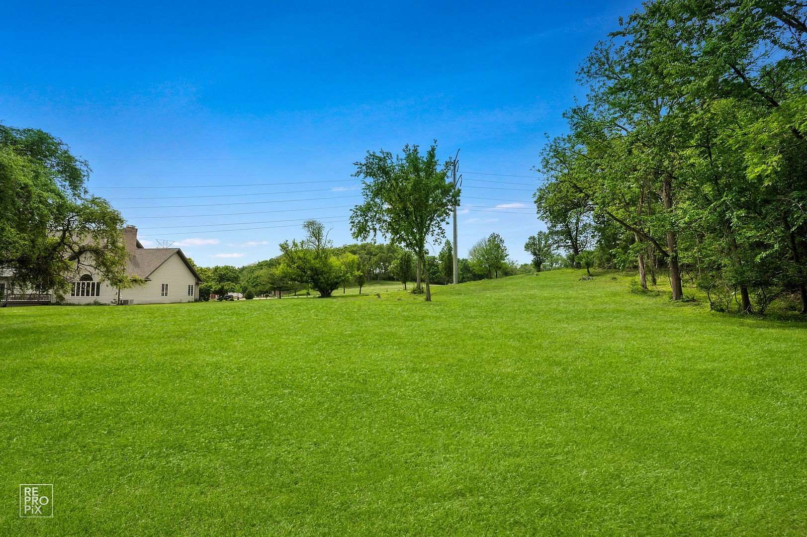 1 Acre of Residential Land for Sale in Burr Ridge, Illinois