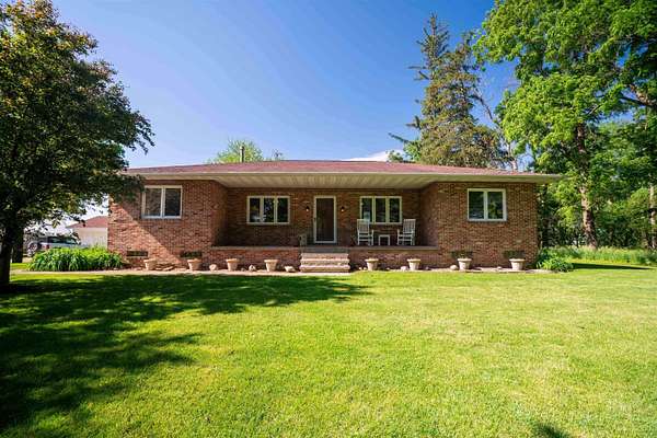 7.34 Acres of Land with Home for Sale in Waterloo, Iowa