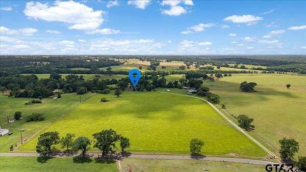 18.3 Acres of Land with Home for Sale in Palestine, Texas