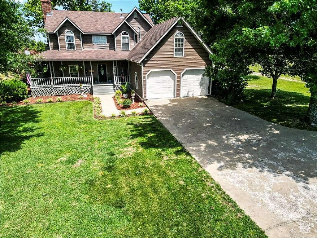 2 Acres of Land with Home for Sale in Fayetteville, Arkansas