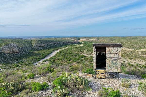 933 Acres of Land for Sale in Dryden, Texas