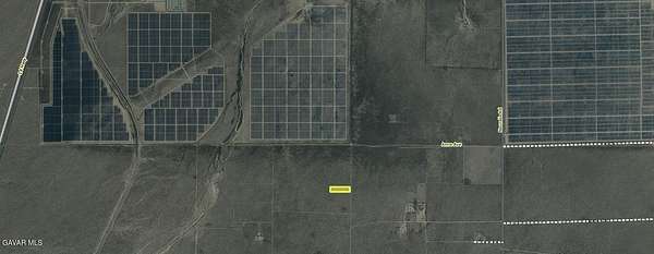2.5 Acres of Land for Sale in Rosamond, California