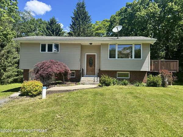 3.6 Acres of Land with Home for Lease in Henryville, Pennsylvania
