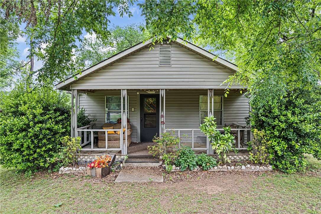 3 Acres of Land with Home for Sale in Havana, Arkansas