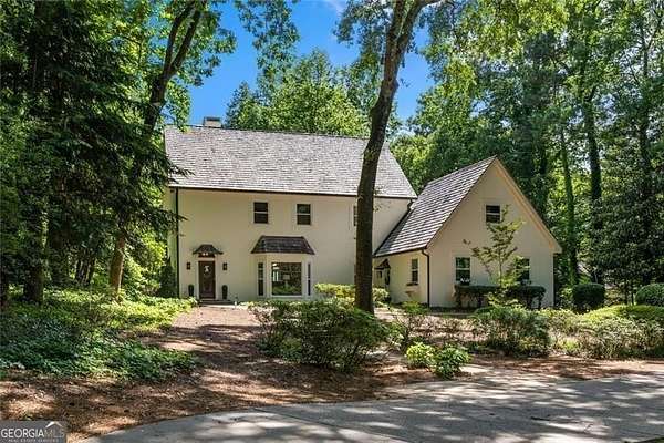 2 Acres of Land with Home for Lease in Sandy Springs, Georgia