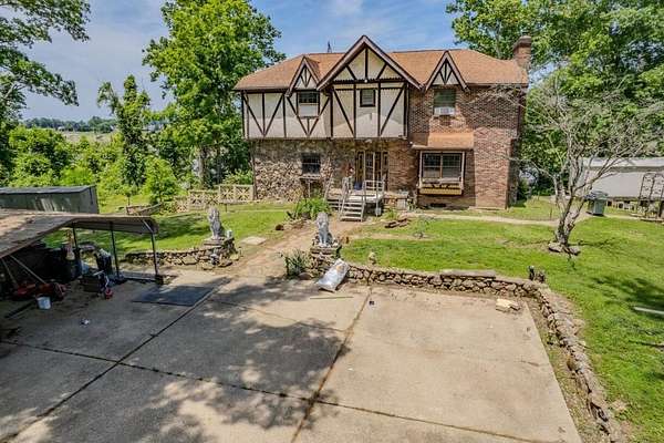 3.17 Acres of Land with Home for Sale in Huntington, West Virginia