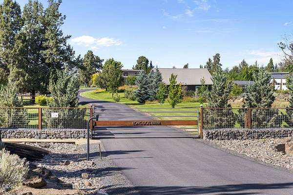 19.7 Acres of Land with Home for Sale in Bend, Oregon