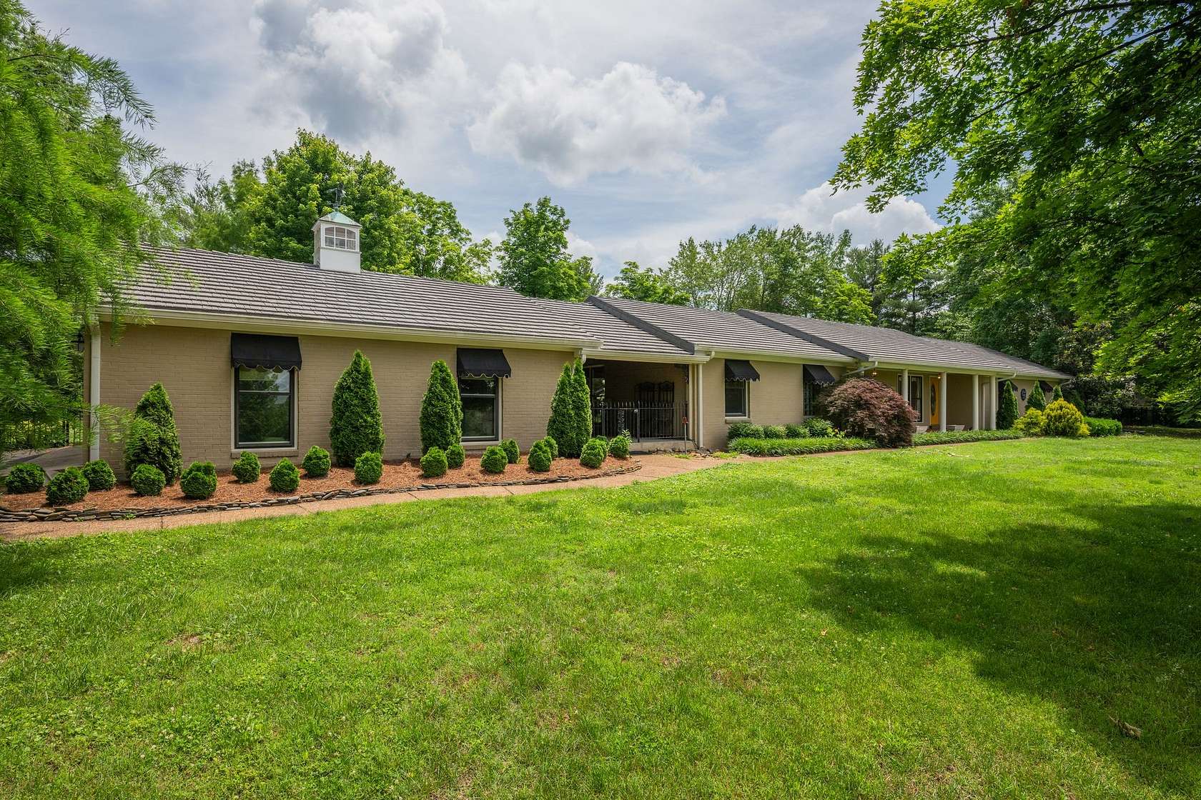 2.3 Acres of Land with Home for Sale in Lascassas, Tennessee
