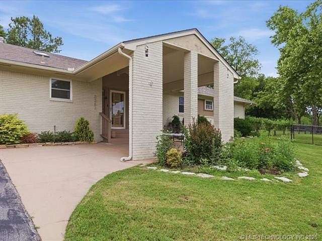 2.5 Acres of Land with Home for Sale in Tulsa, Oklahoma