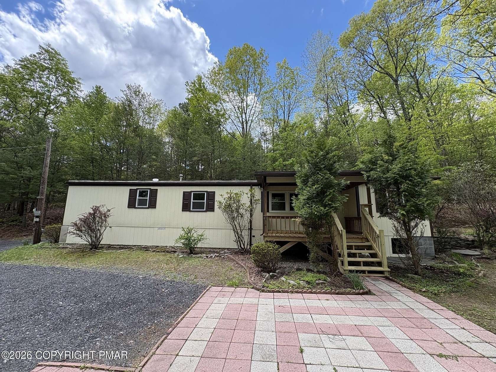 1.67 Acres of Land with Home for Sale in Saylorsburg, Pennsylvania