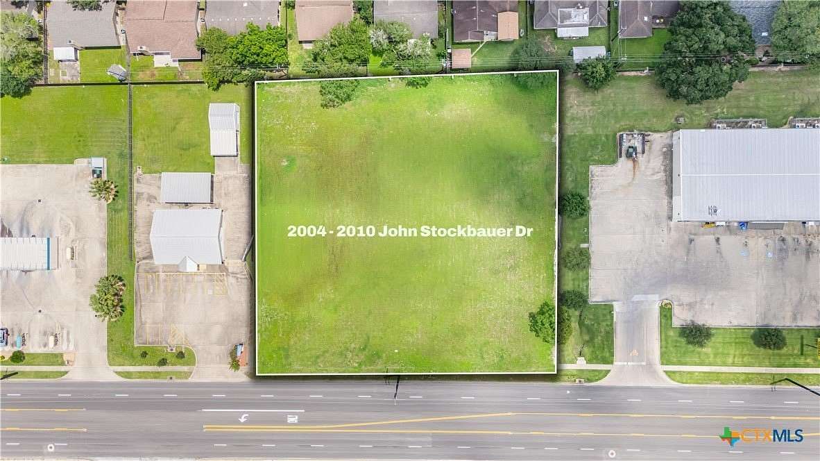 1.35 Acres of Commercial Land for Sale in Victoria, Texas