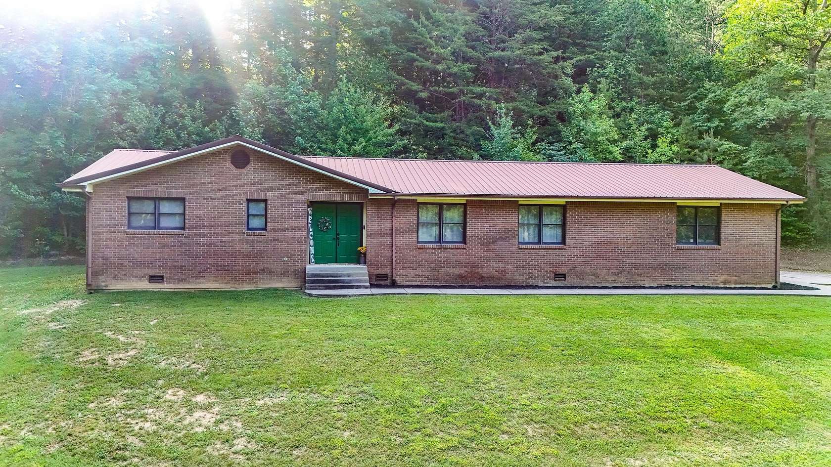 2.19 Acres of Land with Home for Sale in Williamsburg, Kentucky
