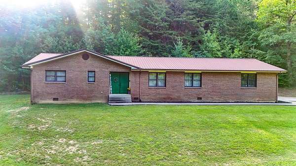 2.19 Acres of Land with Home for Sale in Williamsburg, Kentucky