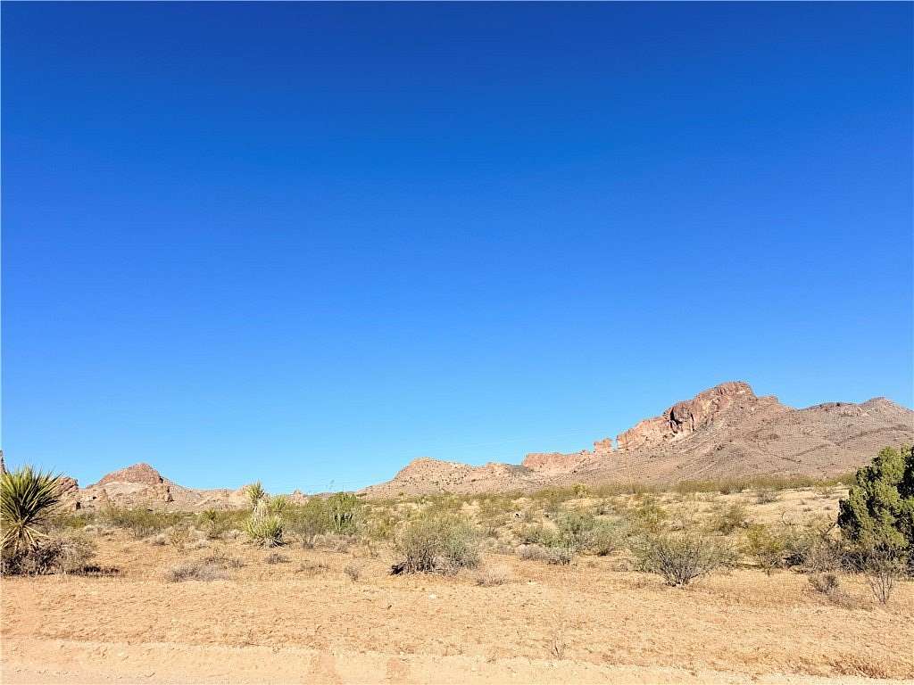 2.2 Acres of Residential Land for Sale in Golden Valley, Arizona