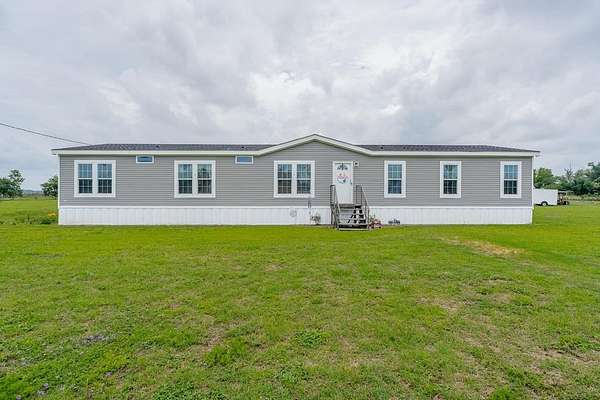 5.3 Acres of Land with Home for Sale in Nicholls, Georgia