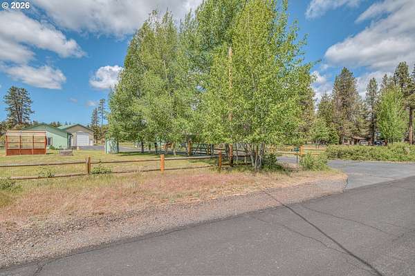 1.6 Acres of Land with Home for Sale in La Pine, Oregon