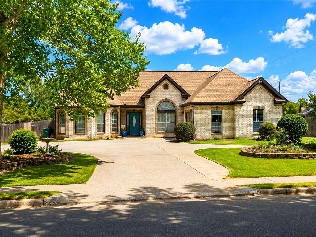 2.5 Acres of Land with Home for Sale in Locust Grove, Georgia