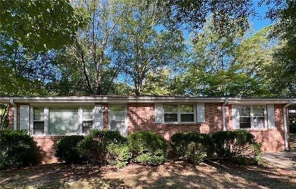 1.6 Acres of Land with Home for Lease in Kennesaw, Georgia