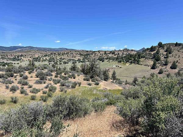 5 Acres of Land for Sale in Hornbrook, California