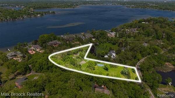 4.88 Acres of Residential Land for Sale in West Bloomfield, Michigan