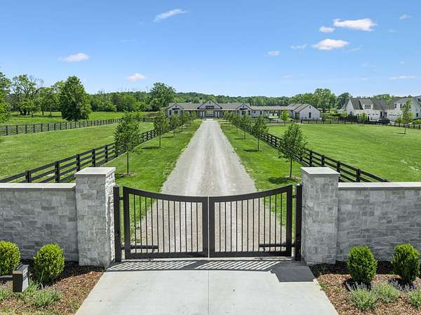 7.55 Acres of Land with Home for Sale in Franklin, Tennessee