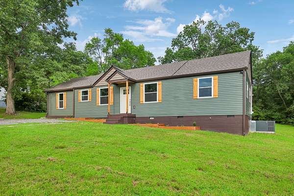 1.5 Acres of Land with Home for Sale in Madison, Tennessee
