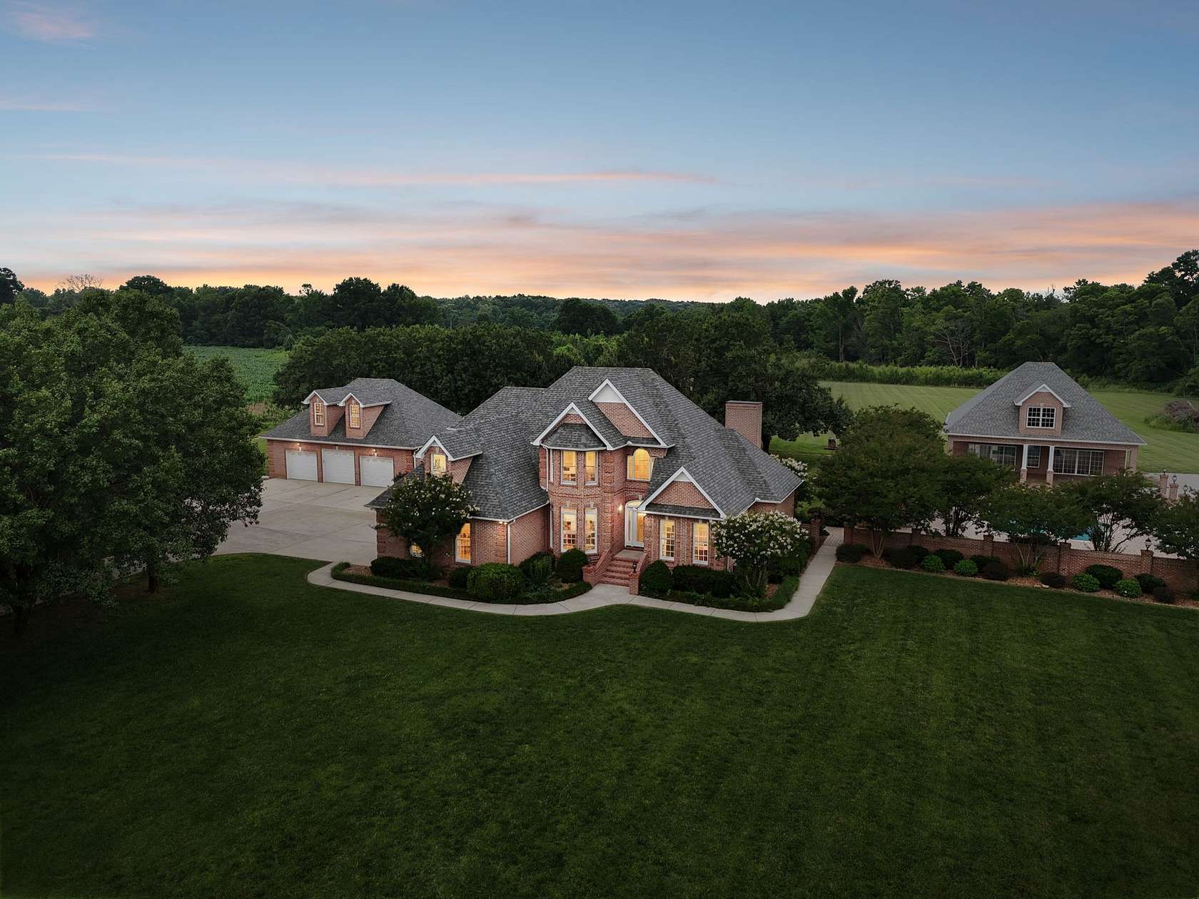 10.6 Acres of Land with Home for Sale in Winchester, Tennessee