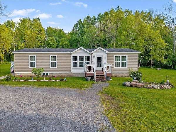 4.55 Acres of Land with Home for Sale in Mexico, New York