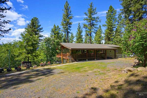 1.64 Acres of Land with Home for Sale in Cascade, Idaho