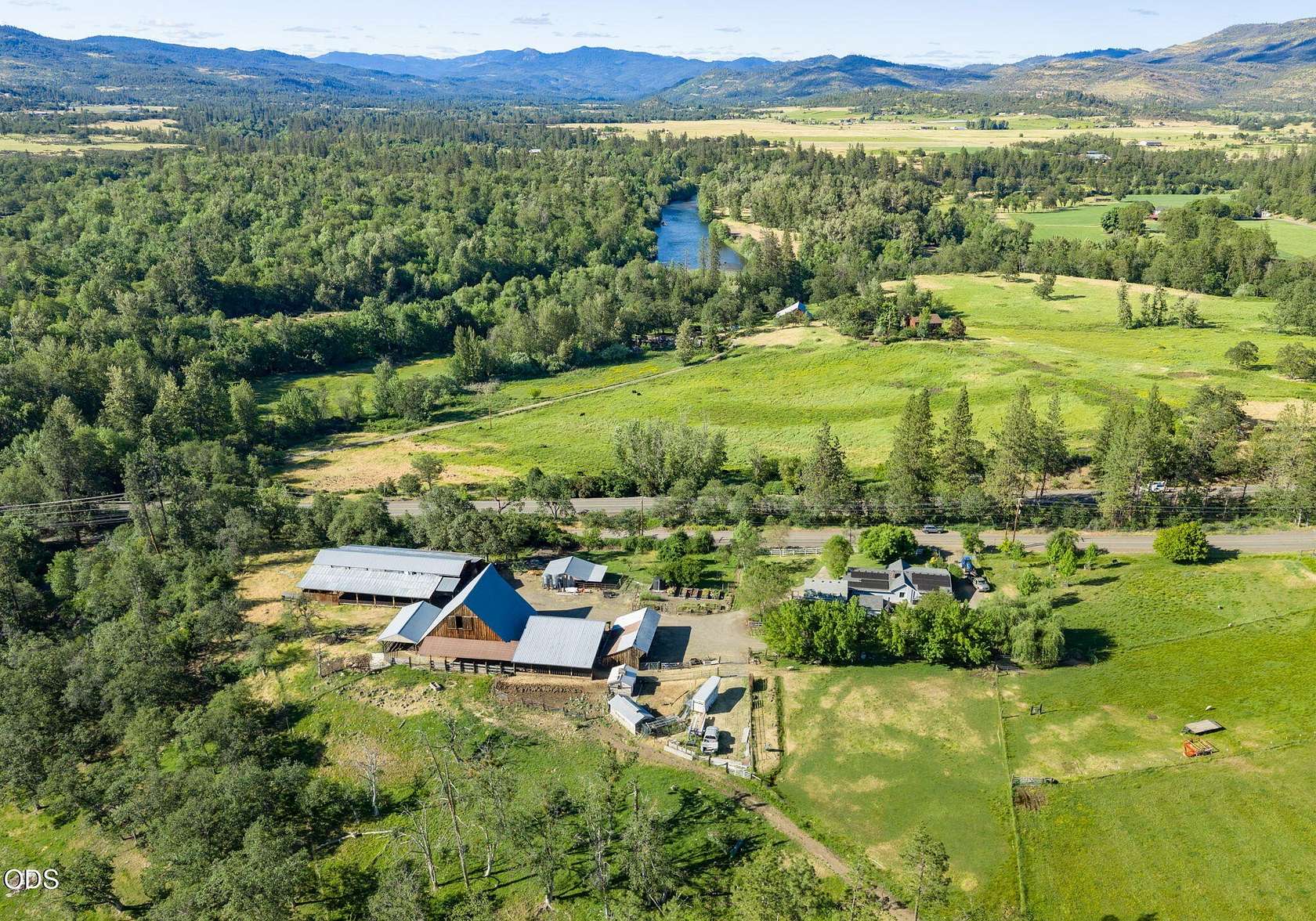 22.5 Acres of Agricultural Land with Home for Sale in Eagle Point, Oregon