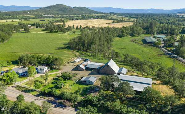 22.5 Acres of Agricultural Land with Home for Sale in Eagle Point, Oregon
