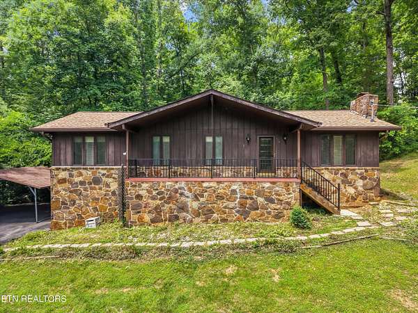 2.8 Acres of Land with Home for Sale in Knoxville, Tennessee