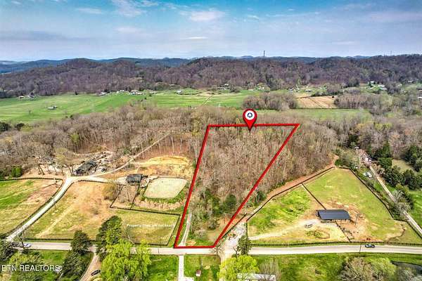 5.18 Acres of Land with Home for Sale in Powell, Tennessee