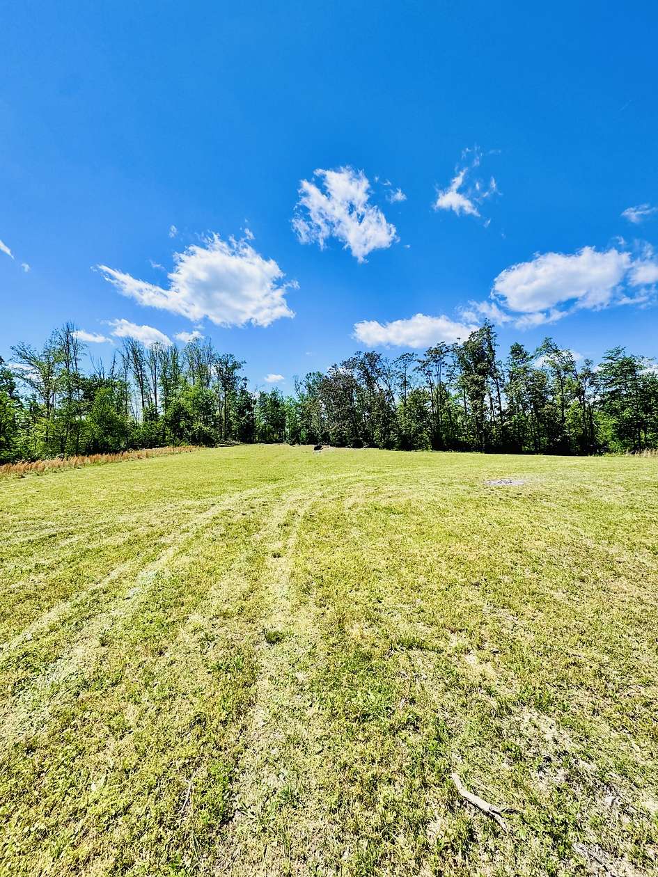 2.8 Acres of Residential Land for Sale in Westmoreland, Tennessee