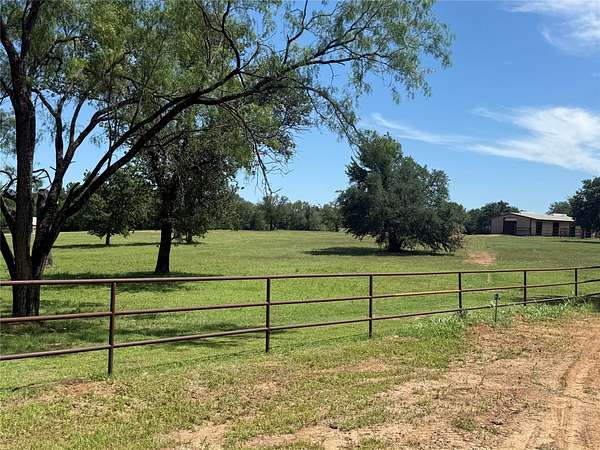 6 Acres of Land for Sale in Rainbow, Texas