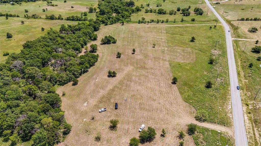 6 Acres of Residential Land for Sale in Gainesville, Texas