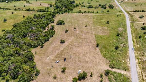 6 Acres of Residential Land for Sale in Gainesville, Texas