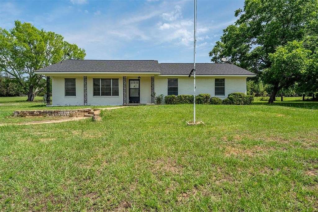 5 Acres of Land with Home for Sale in Mineola, Texas