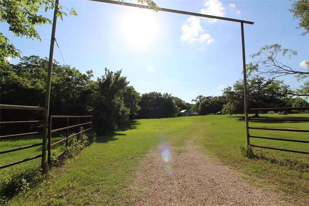 12.5 Acres of Land for Sale in Kemp, Texas