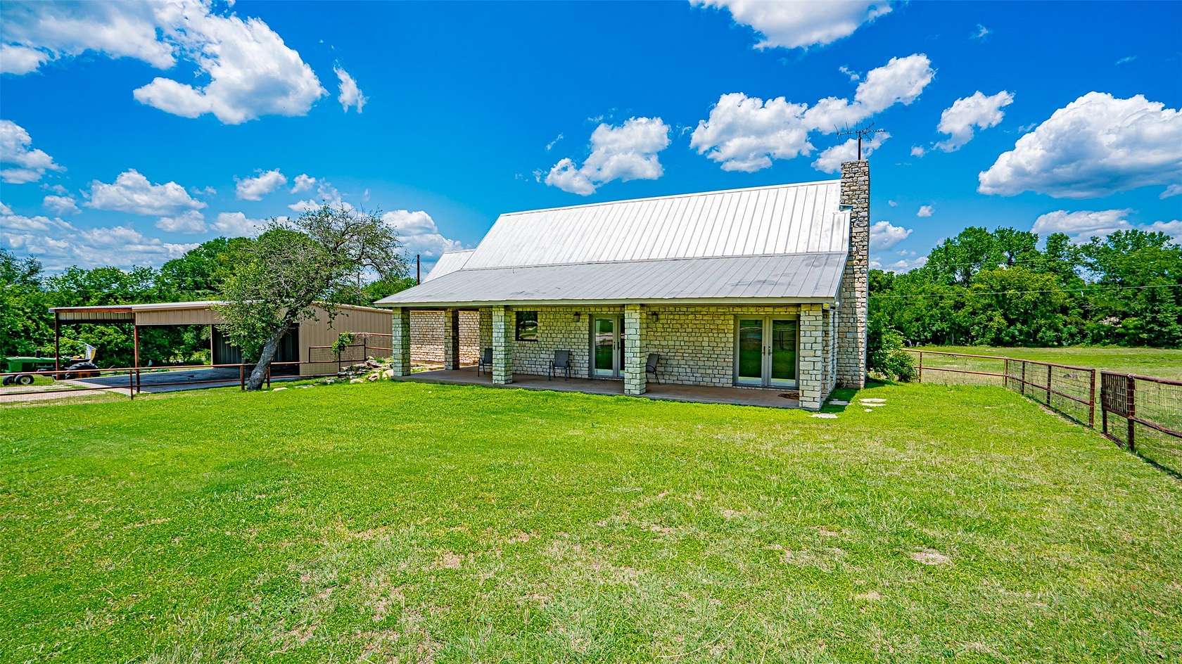 4 Acres of Land with Home for Sale in Rainbow, Texas