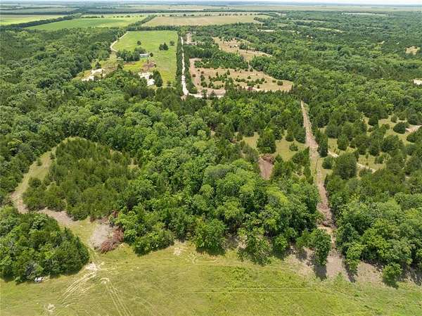 6 Acres of Land for Sale in Honey Grove, Texas