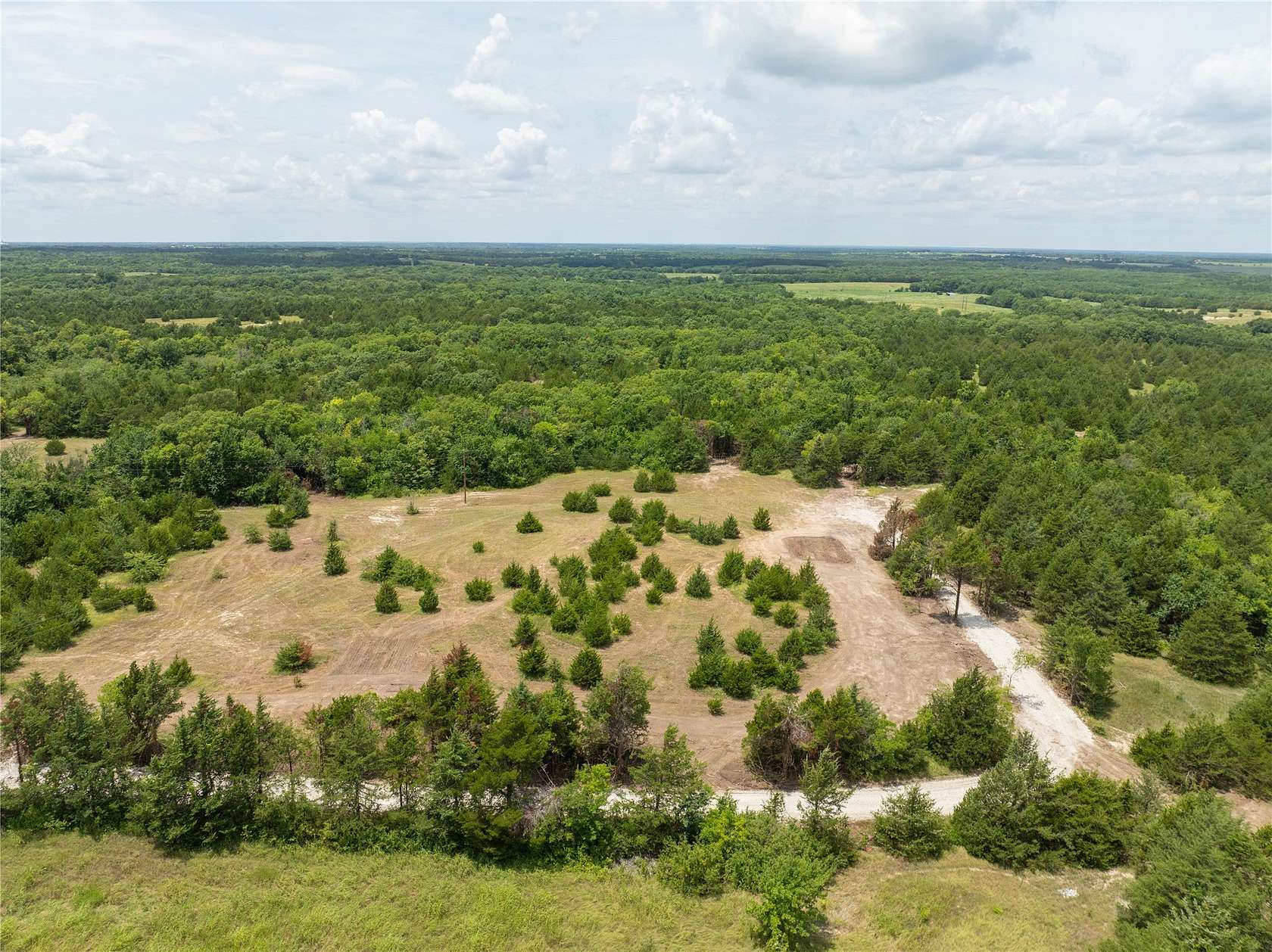 8 Acres of Land for Sale in Honey Grove, Texas