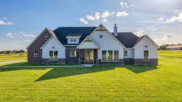 2 Acres of Land with Home for Sale in Granbury, Texas