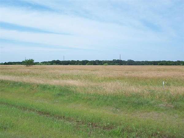 2 Acres of Residential Land for Sale in Mildred, Texas