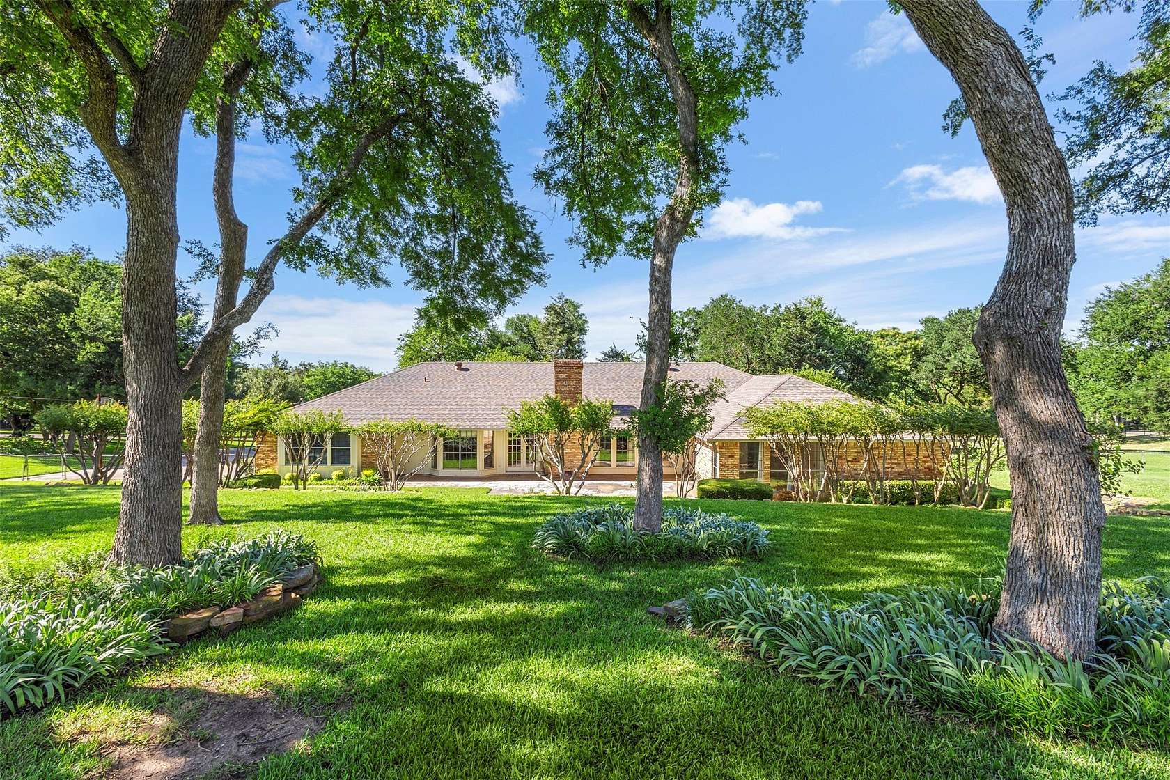 2 Acres of Land with Home for Sale in Oak Leaf, Texas